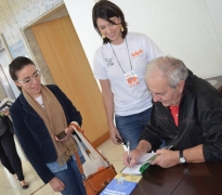 prof-pier-autografa-colecao-aprendendo-inteligencia-enes-2014