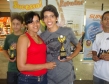 anderson-o-campeao-com-sua-mae-entregando-o-trofeu