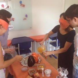 Alunos do Supera Santa Bárbara D'Oeste (SP) experimentam diversos alimentos e advinham os sabores