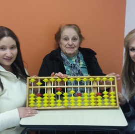 A neta Belisa, a avó Santina e a mãe Rosário Amorim fazem Supera juntas