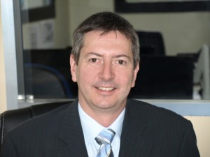 Executivo da Scientific Brain Trainning visita Supera