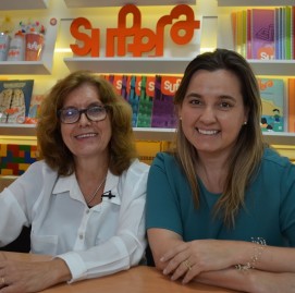 Solange Jacob, diretora do Supera, recebe a gerontóloga Eva Betitne para a SMC