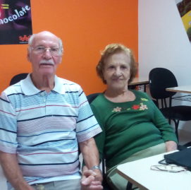 Dona Fátima e Sr. Jayme Paulillo estão sempre juntos, inclusive no Supera, praticando ginástica para o cérebro