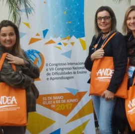 Jéssica Schmidt, Solange Jacob, Claudia de Paula, Patrícia Lessa e Geomacel Carvalho absorvem conhecimentos em congresso