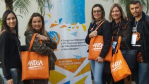 Jéssica Schmidt, Solange Jacob, Claudia de Paula, Patrícia Lessa e Geomacel Carvalho absorvem conhecimentos em congresso