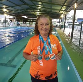 Marli Veras de Sousa é aluna Supera e campeã de natação aos 71 anos