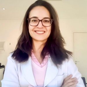 Dra Ana Luisa Rosas é Neurologista (CRM SP 97199) especializada em Demências; Diretora Científica da ABRAZ regional SP (Associação Brasileira de Alzheimer) Médica Assistente e preceptora dos residentes do IAMSPE