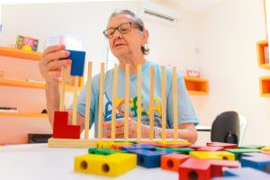 &ldquo;C&eacute;rebro saud&aacute;vel por toda sua vida&rdquo; &eacute; tema do M&ecirc;s do Alzheimer - Supera - Estimula&ccedil;&atilde;o Cognitiva
