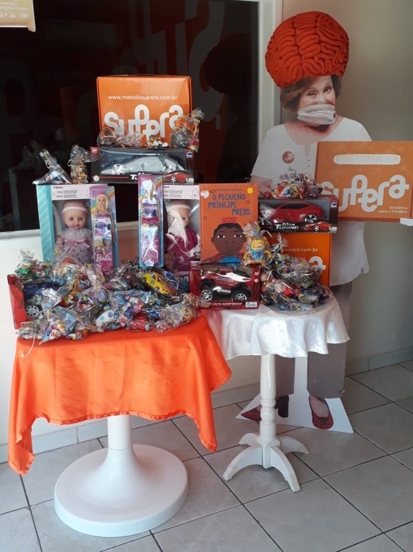 Dia das Crianças: Franquias Supera realizam doação de brinquedos - Supera - Estimulação Cognitiva