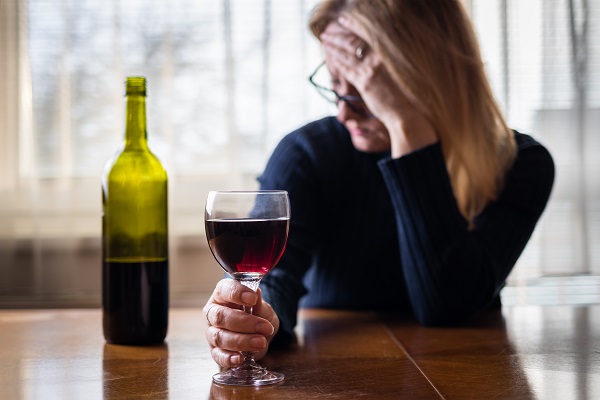 O uso do álcool, a pandemia de COVID-19 e a saúde mental - Supera - Estimulação Cognitiva