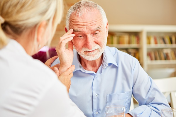 Por que pessoas com Alzheimer tem 3 vezes mais chance de morrer de COVID-19? – E o que você pode fazer agora! - Supera - Estimulação Cognitiva