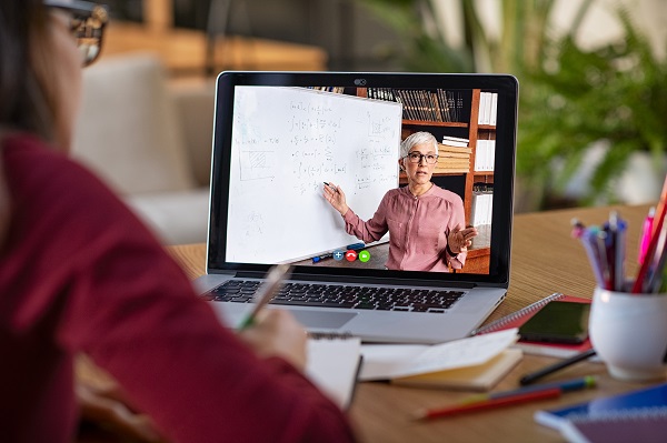 Como mudar um comportamento: aulas online são um bom começo
