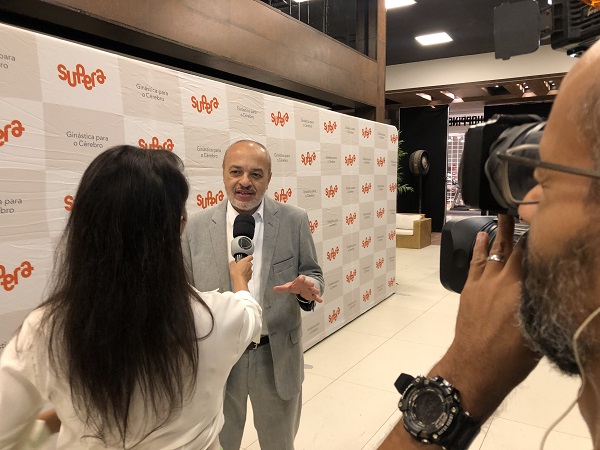 Amor de mãe e o cérebro: Supera e Beth Goulart homenageiam mães no Américas Shopping (RJ)