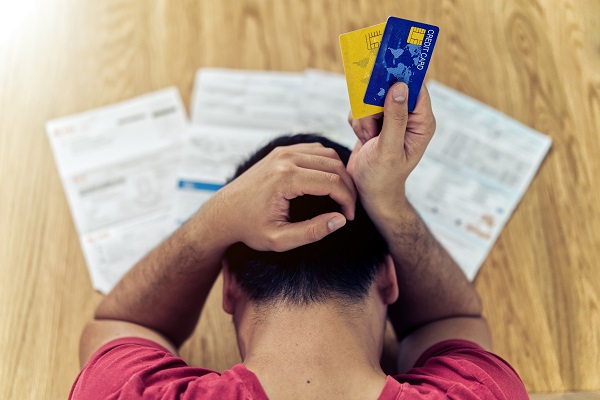 Vício em compras pela internet atingem homens e mulheres