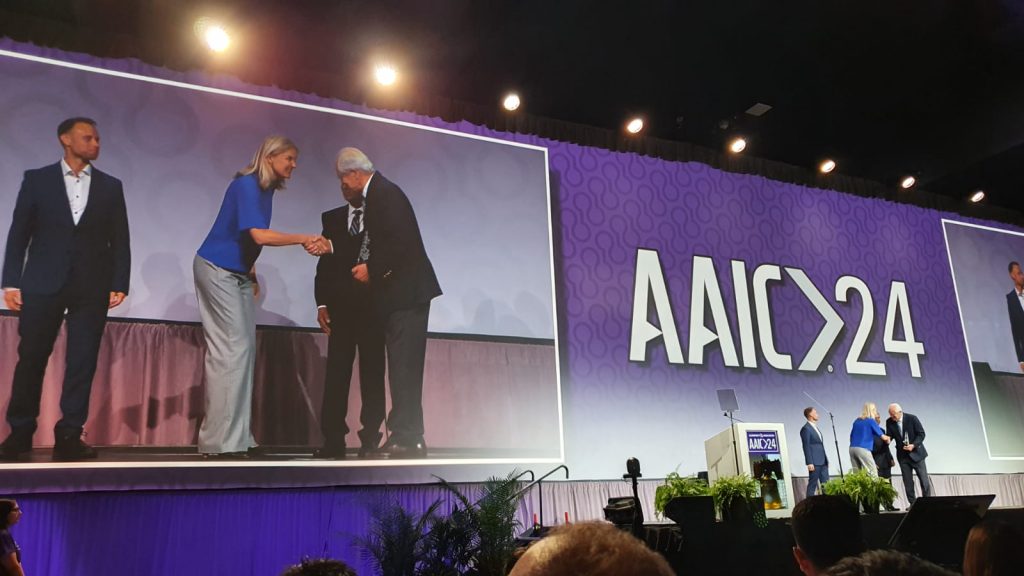 Conferência Internacional da AAIC nos EUA presta homenagem ao Dr. Ricardo Nitrini - Supera - Estimulação Cognitiva