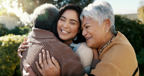 Dia Internacional do Amigo e Dia Internacional da Amizade e a importância das relações sociais na vida dos idosos - Supera - Estimulação Cognitiva