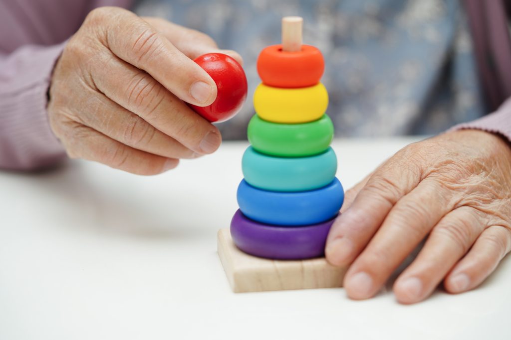 A importância de manter um rotina estimulante e preenchida para pessoas com doença de Alzheimer - Supera - Estimulação Cognitiva